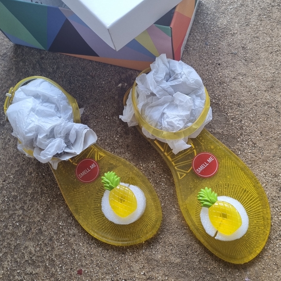 KATY PERRY Scented Pineapple Sandals Size 8 - Picture 3 of 10